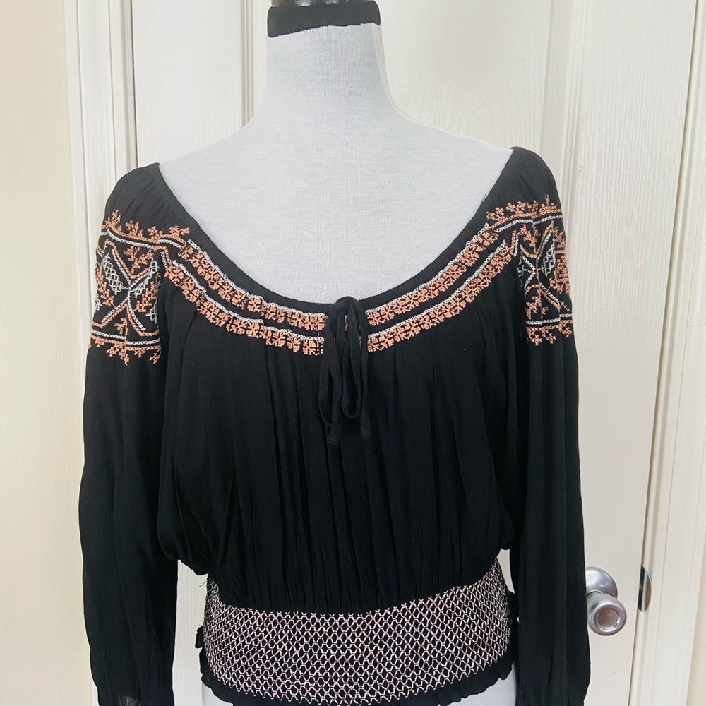AMERICAN EAGLE Black Embroidered Flowers 3/4 Sleeve Boho Blouse Top M